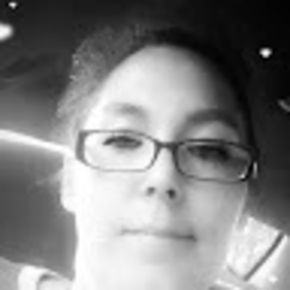 Meet your Posher, Julia - Picture 1 of 1